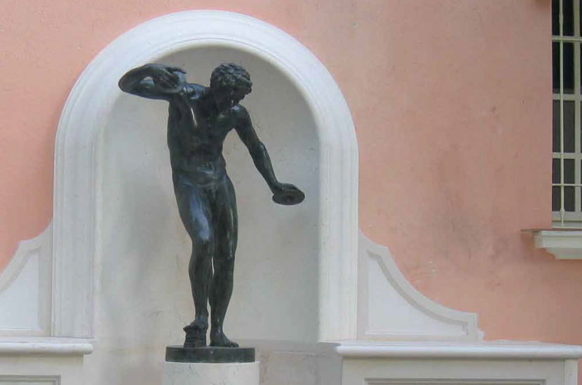 statue in marmo