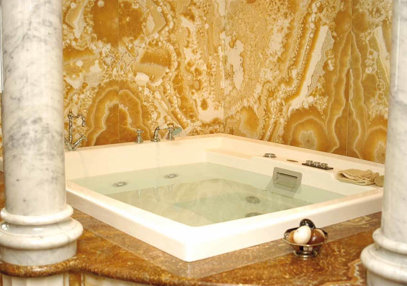 bagno in stile spa Marmi Strada