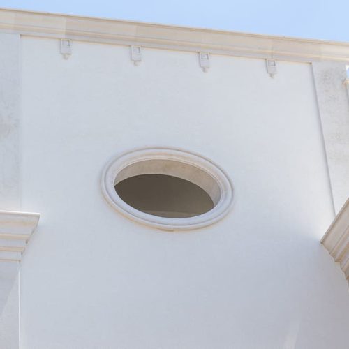 rivestimento-palazzo-in-biancone-di-apricena-marmi-strada-brindisi