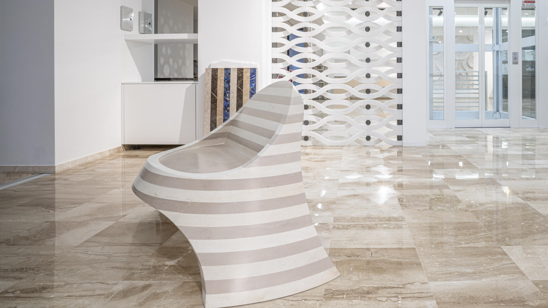 sedie in marmo design minimal marmi strada